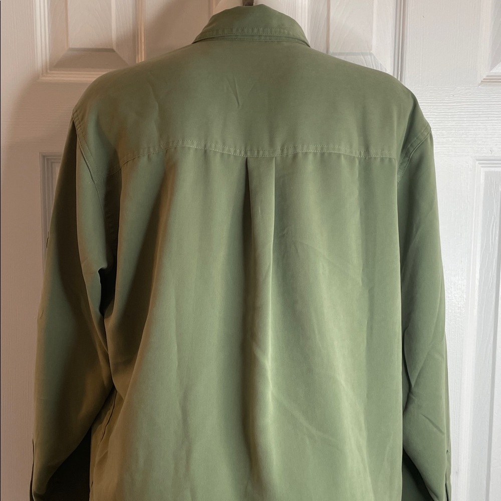 JOANNA ROLL TAB LONG SLEEVES BUTTON DOWN BLOUSE TOP OLIVE GREEN SIZE L - Picture 8 of 12